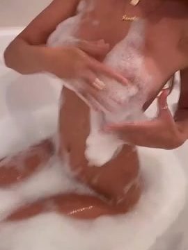 Francesca Farago Nude Masturbate In Bathtub – New Videos Porn